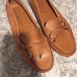 Leather string tie loafer